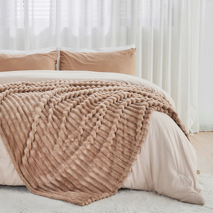 La Câline™ Blanket